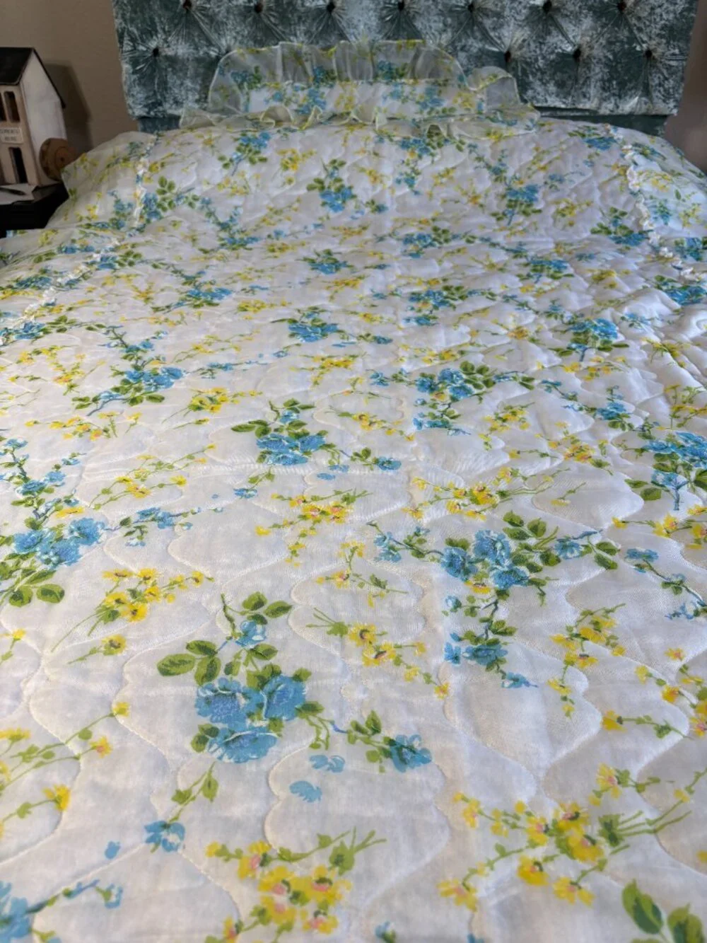 Delicate Vintage Blue & Yellow Floral Ruffled Twin Bedspread & Pillow Sham
